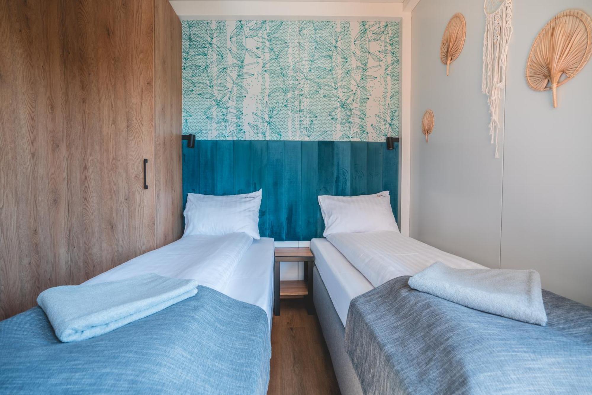 Rresort - Domki Z Krytym I Podgrzewanym Basenem, Sauna, Wifi, Parking W Cenie! Rewal Exterior photo